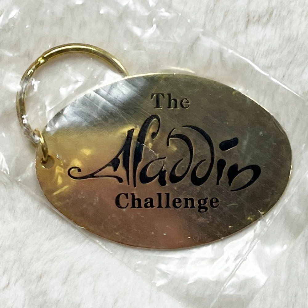 🔮 5/$25 Disney Store Cast‎ Member Exclusive Aladdin Challenge Keychain